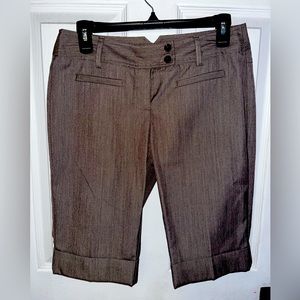 Tracy Evans Limited gray capris